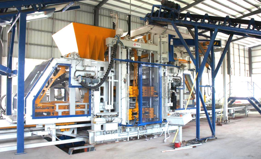 ماشین‌های آجر کوانگونگ در جنوب چین نشان خود را نشان می‌دهند - آجرهای سنگفرش و آجرهای الماسی شکل که توسط یک ماشین حمل می‌شوند